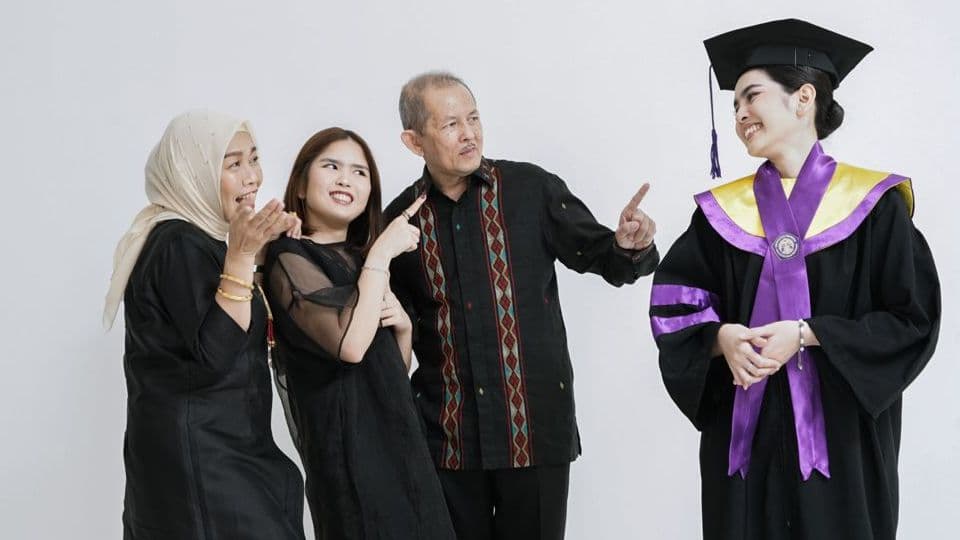 Tempat Foto Studio Wisuda Terlengkap dan Murah di Daerah Matraman Jakarta Timur