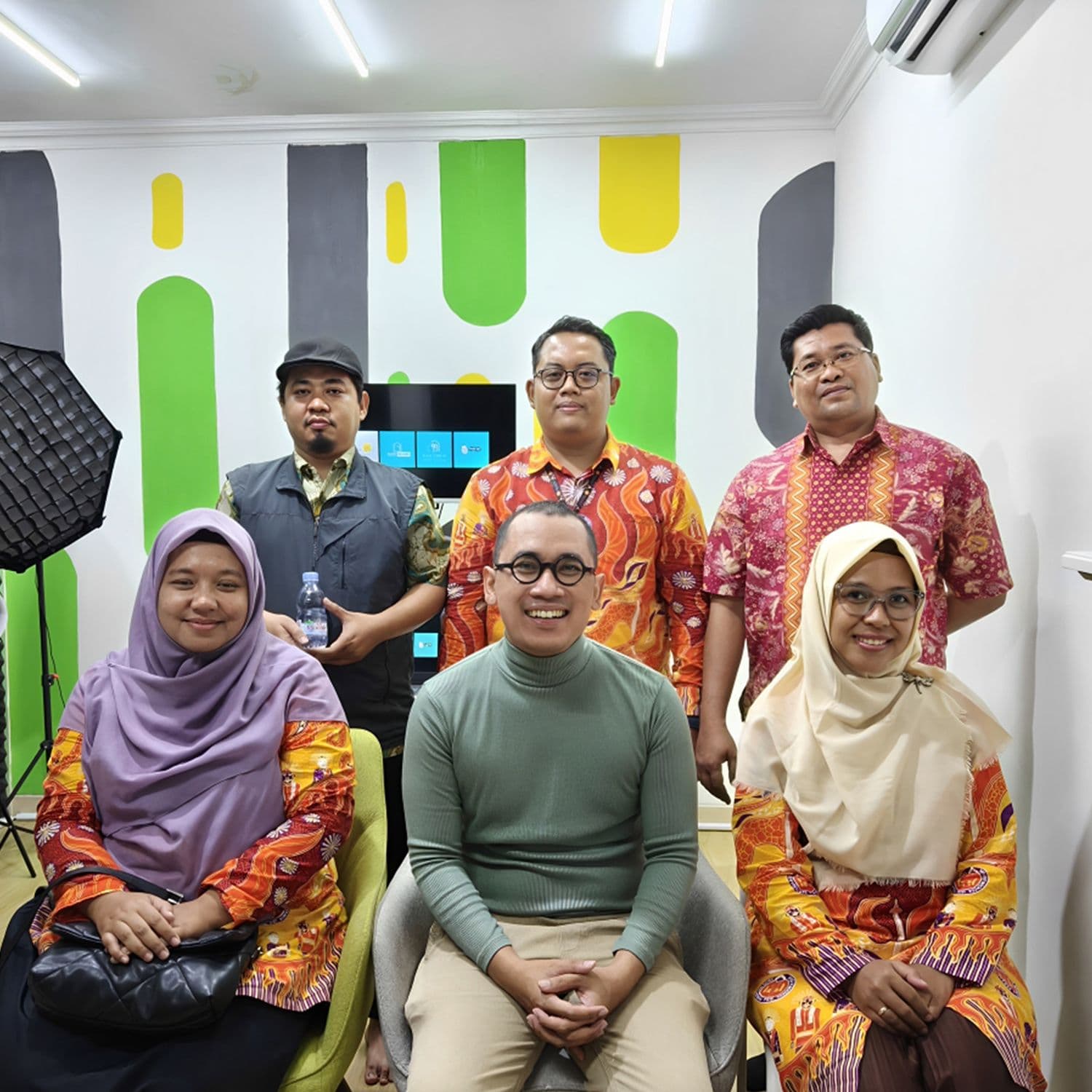 MAGANG GURU SMKN 40 JAKARTA BEKERJASAMA DENGAN RUANG ZAKI STUDIO